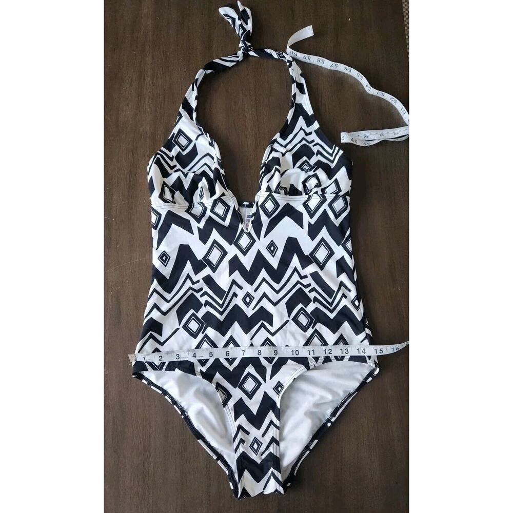 Moontide V Wire Low Front Swimsuit Black & White Geometric Halter Size 10 - Picture 6 of 9